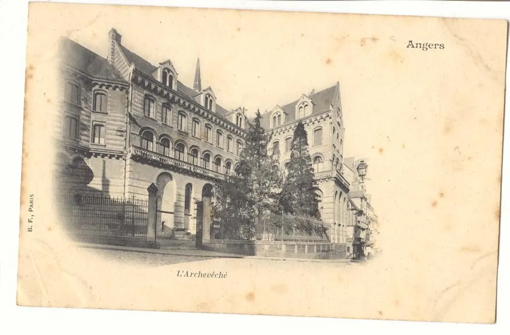 Angers — O Arcebispo — B. F., Paris - Frente