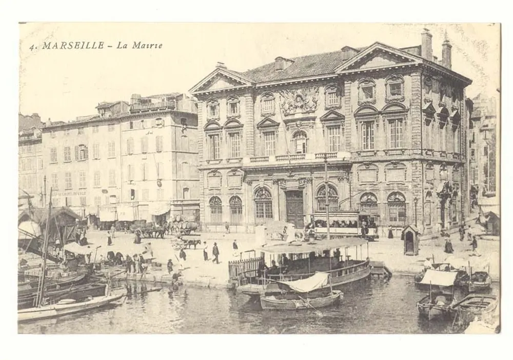 Marseille - A Prefeitura — vista do porto com barcos e trêm - Frente