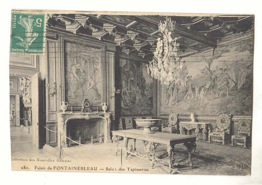 Schloss FONTAINEBLEAU — Saal der Teppiche — Sammlung der Neuen Galerien - Vorderseite