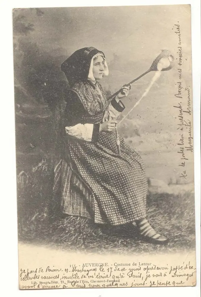 Auvergne — Kleidung von Latour — Lib. Rougé, Clermont-Ferrand - Vorderseite