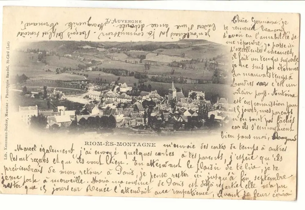 Riom-ès-Montagne — vista aérea — Lib. Kessmann-Becker, Mauriac (n° 166) - Frente