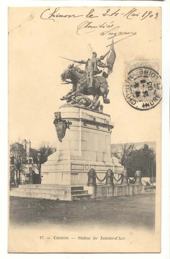 Chinon — Estátua de Joana d'Arc — editor desconhecido, n° 17 - Frente