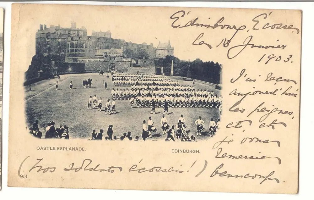 Castle Esplanade — Edinburgh, Schottland — Verlag unbekannt, n° 914 - Vorderseite
