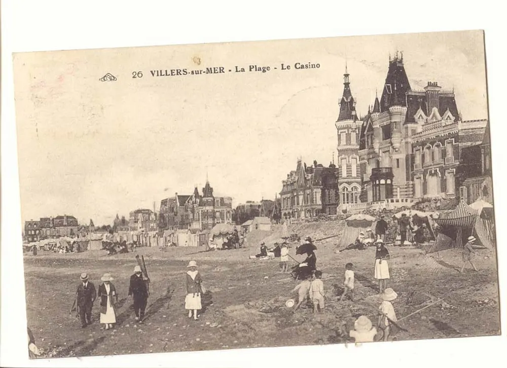 Villers-sur-Mer - Die Strandpromenade - Das Casino - Vorderseite