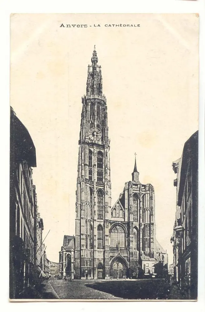 Antwerpen - De Kathedraal — uitzicht op de toren en gevel - Voorkant