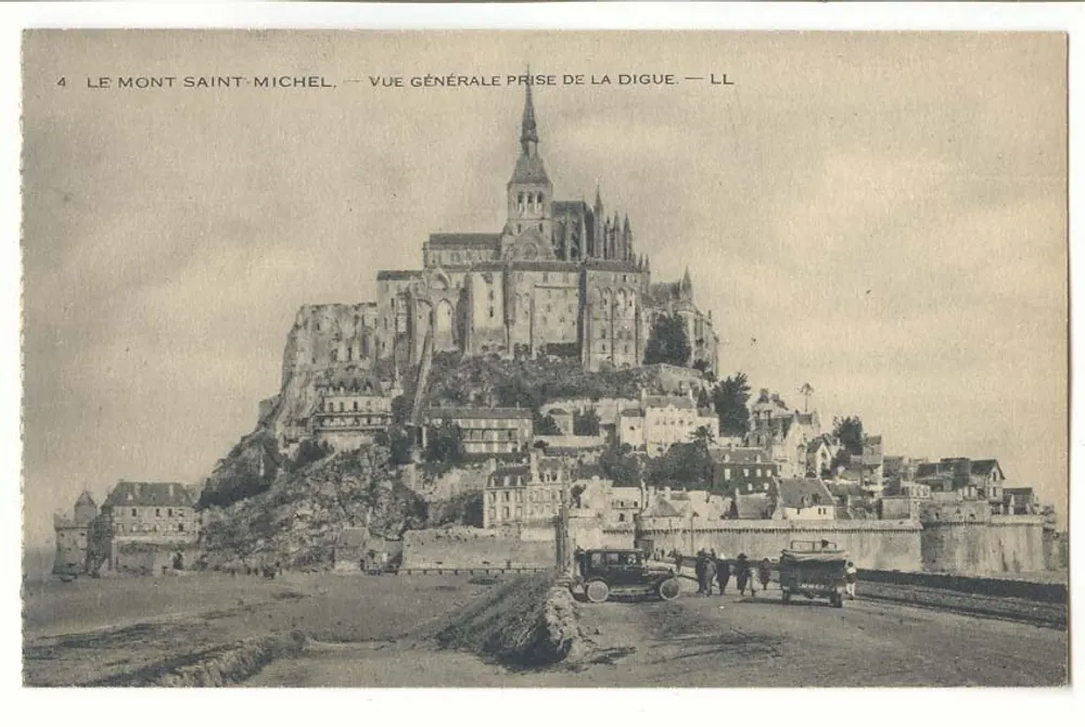 Mont Saint-Michel — Allgemeiner Blick von der Damm — LL - Vorderseite