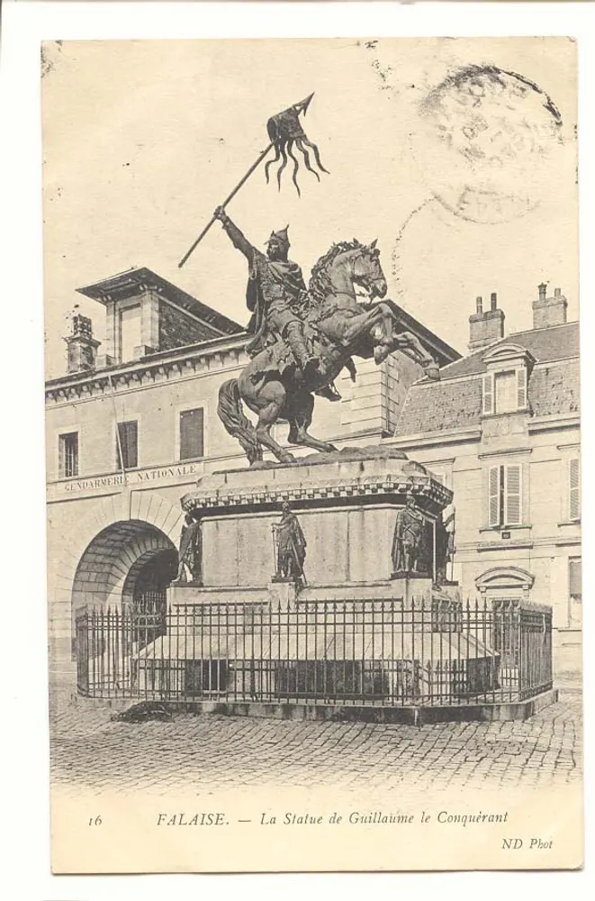 Falaise — Statua Wilhelma Zdobywcy — ND Phot - Awers