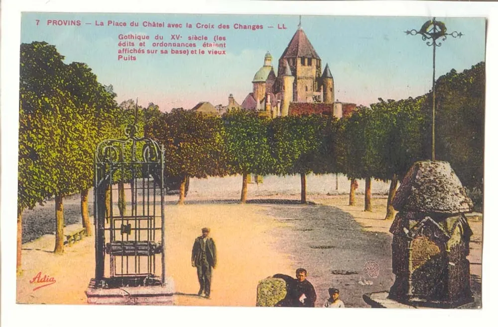 Provins — A Praça do Castelo com a Cruz dos Cambistas — LL - Frente