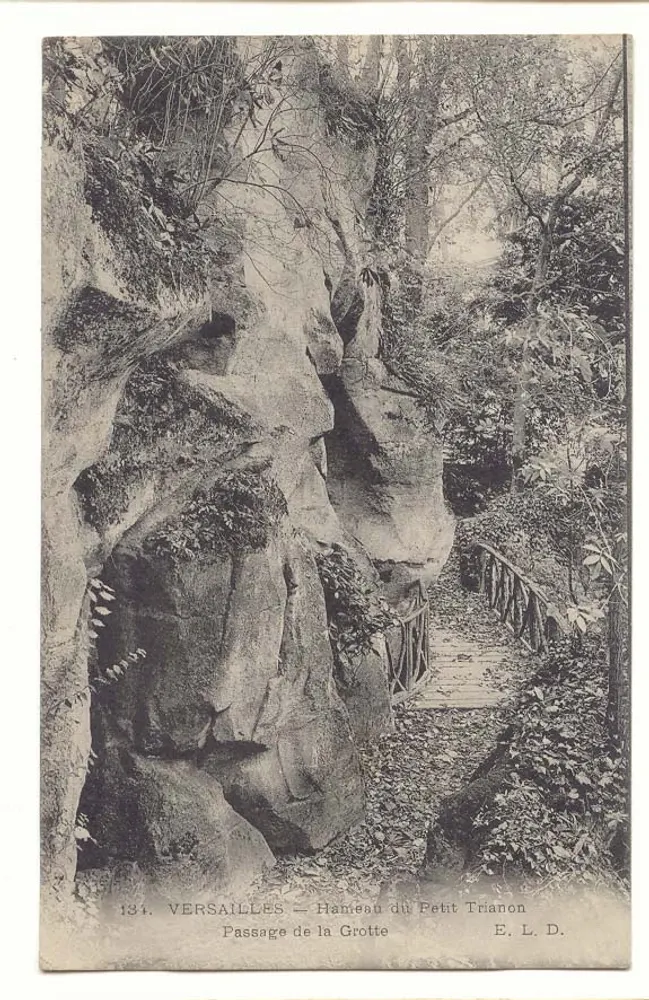 Versailles — Hammeau du Petit Trianon — Passage de la Grotte - Vorderseite