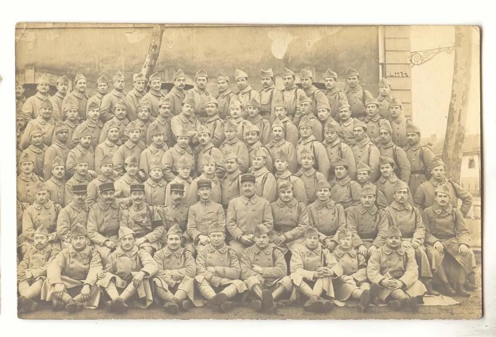 Grupo de soldados — 1917 — editor desconhecido, número de série ilegível - Frente