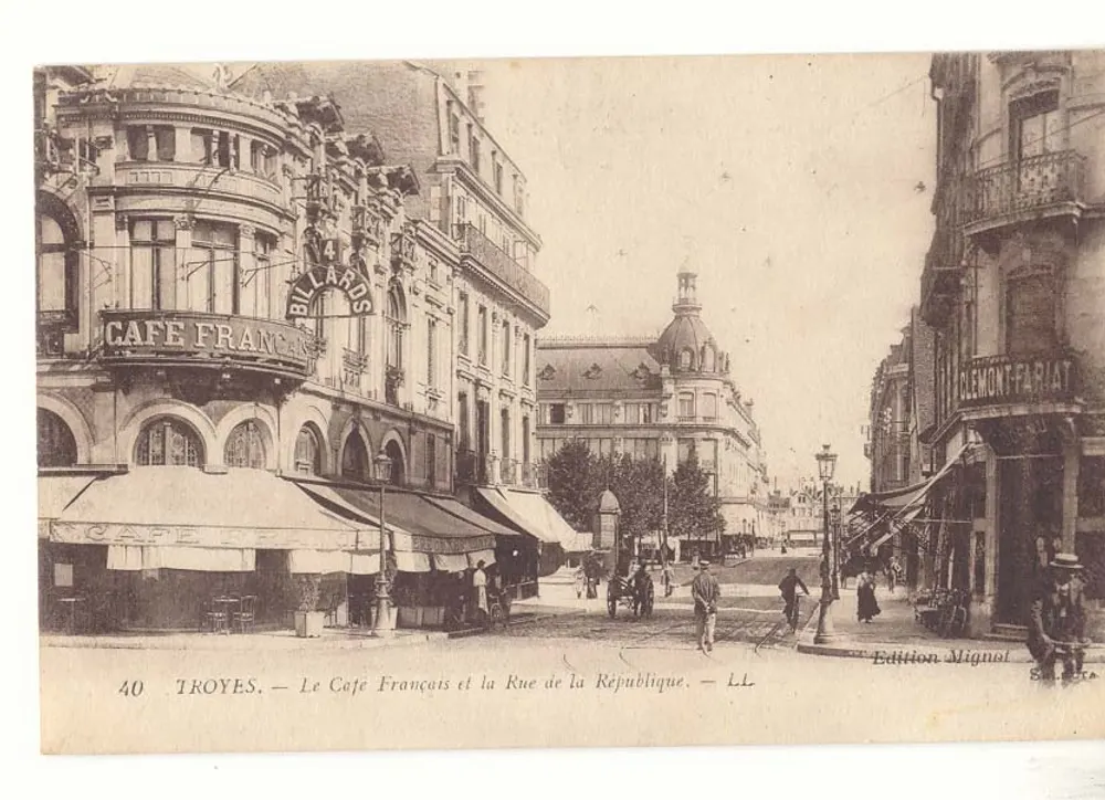 Troyes — Der Französische Café und die Rue de la République — Édition Signal - Vorderseite