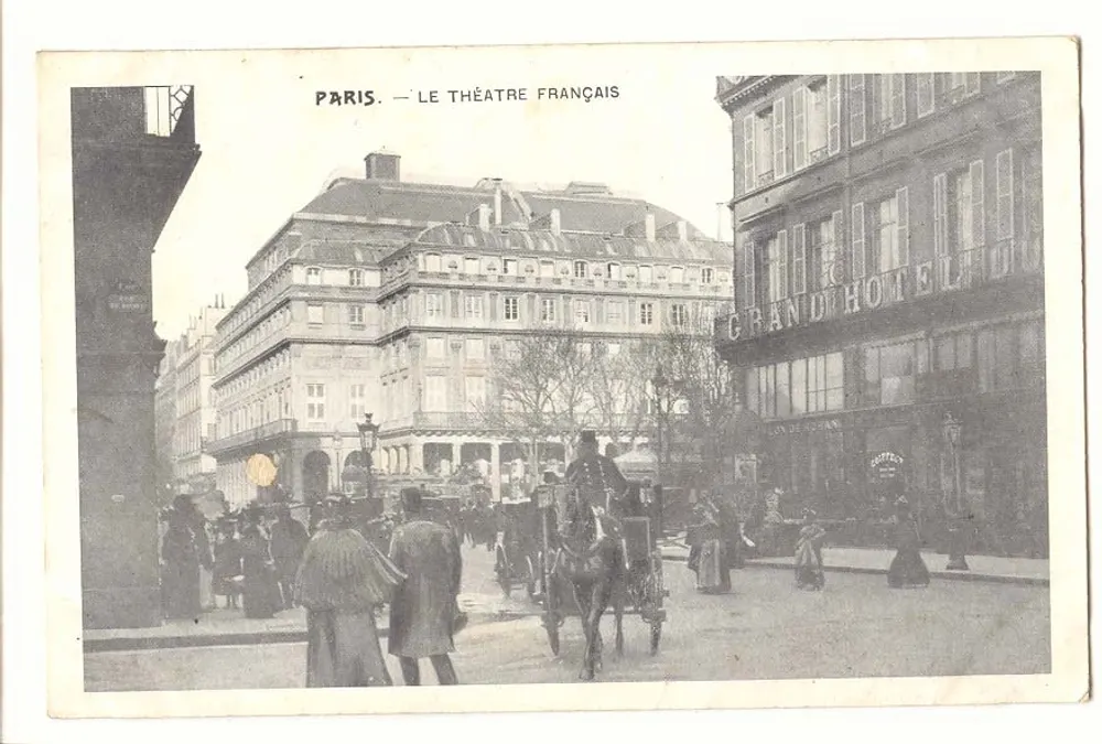 Paris — A Vista do Teatro Francês — Grand Hôtel - Frente