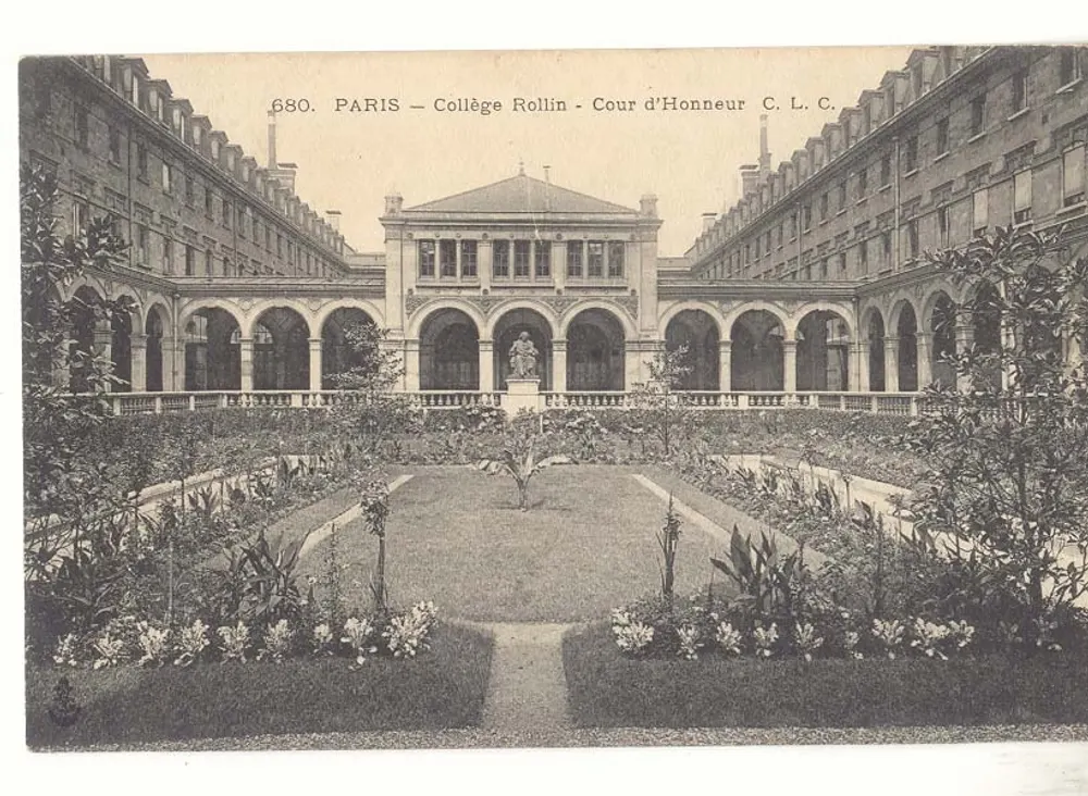 Paris — Colégio Rollin — Cour d'Honneur — C. L. C. - Frente