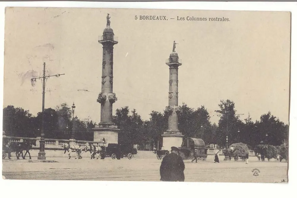 Bordeaux — De Rostrale Kolommen. - Voorkant