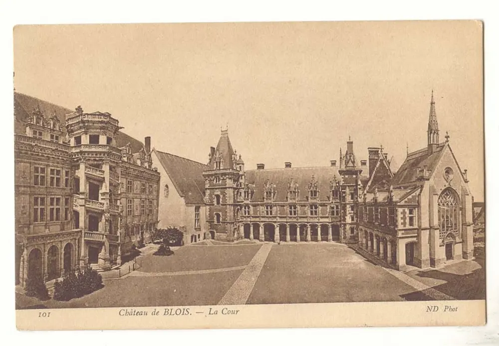Castelo de BLOIS — A Cour — ND Phet, n° 101 - Frente