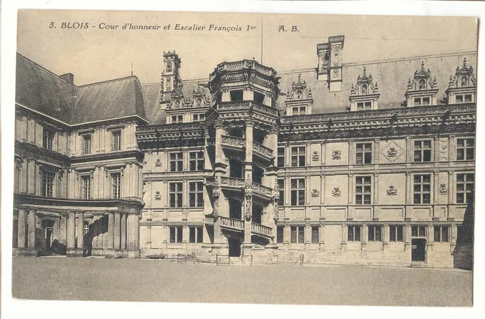 Blois - Cour d'honneur und Treppenhaus François 1er — A. B. - Vorderseite