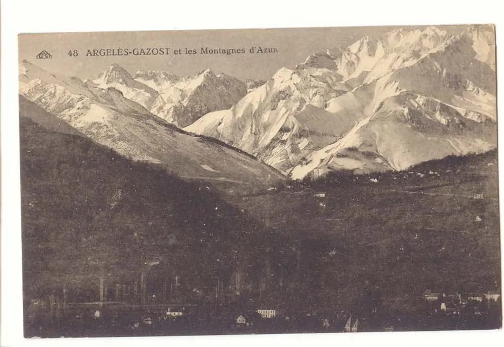 Argelès-Gazost und die Montagnes d'Azun — Panoramablick — unbekannter Verlag, Seriennummer 48 - Vorderseite