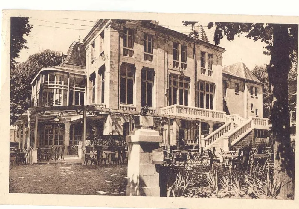 Hotel da Estação — Vista da varanda e do jardim — Editor não identificado - Frente