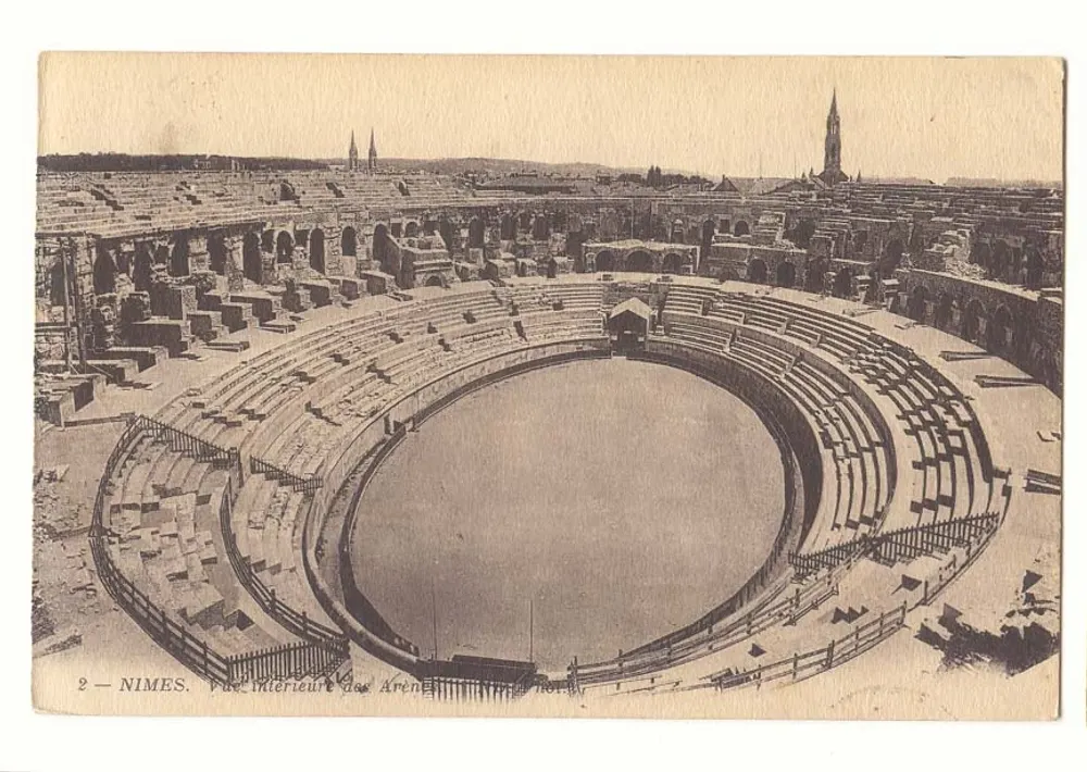 Nîmes — Binnenkant van de Arenes — Noordzijde - Voorkant