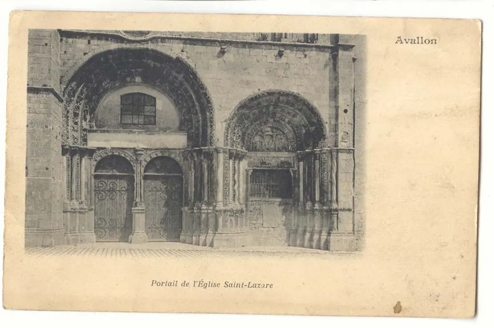 Portal der Kirche Saint-Lazare — Avallon - Vorderseite