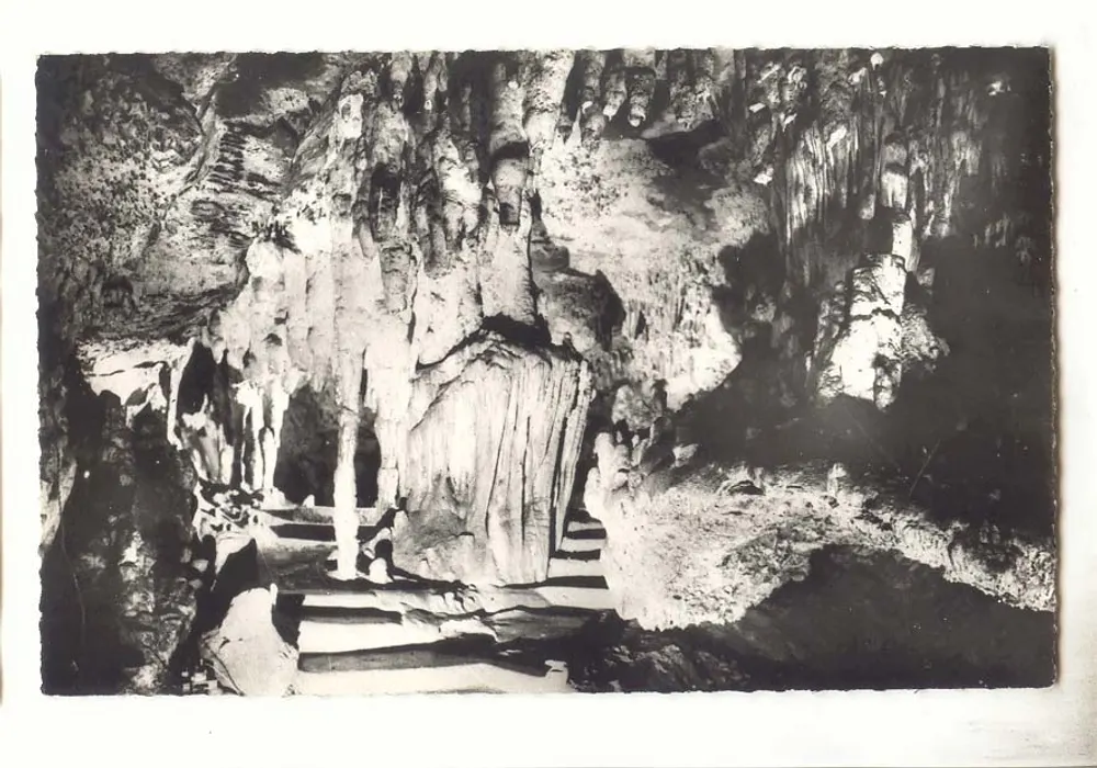 Grotte de la Pierre-qui-Vire — Innenansicht — unbekannter Verlag - Vorderseite