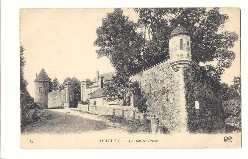 Avallon — A pequena Porta — JND Phot. - Frente