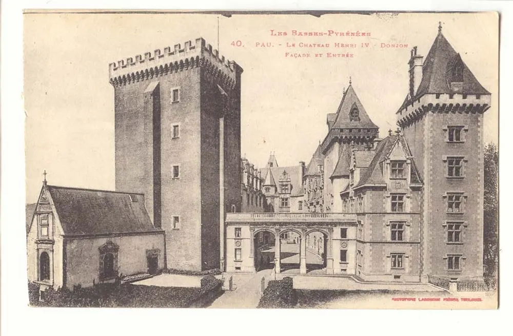 Pau - Le Château Henri IV - Fassade und Eingang — Les Basses-Pyrénées, Nr. 40, Verlag Lacombe Frères Théloz - Vorderseite