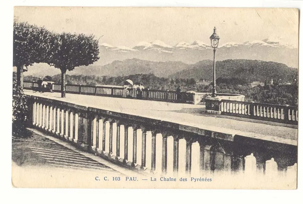 Pau — A Cadeia dos Pirineus — C.C. 103 - Frente