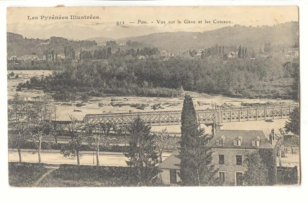 Pau - Ansicht des Gaves und der Hügel — Les Pyrénées Illustrées, n° 912 - Vorderseite