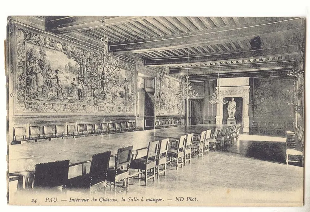 PAU — Innenansicht des Schlosses, das Speisezimmer — ND Pbot. - Vorderseite