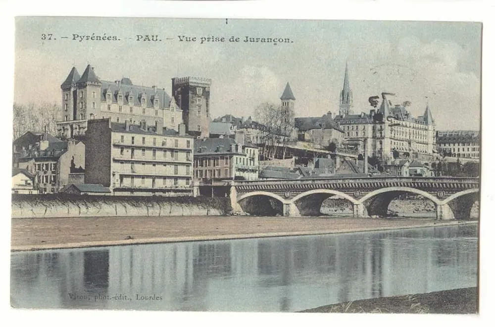 Pau — Uitzicht genomen vanuit Jurançon — Viron fot.-edit., Lourdes - Voorkant