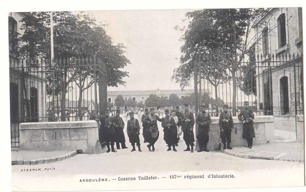 Angoulême — Kasernen Taillefer — 107. Infanterieregiment - Vorderseite