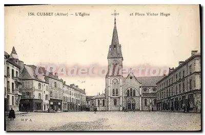 Cusset (Allier) — A Igreja e Praça Victor Hugo — MFA