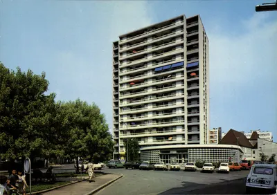 Cusset (Allier) — A La Poste e a Residência 'Le Florian' — Edições 'La Cigogne'