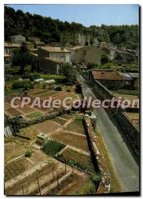 Bilhete postal antigo Vallee moyenne de l'Ardeche Vogue Village classe Antique cite dominee par le chateau feodal et b