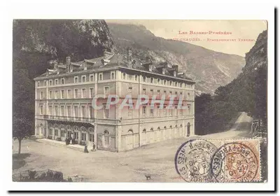 Les Bains-Chaudes — Estabelecimento Termal — Editor: C. P. A. (número de série ilegível)