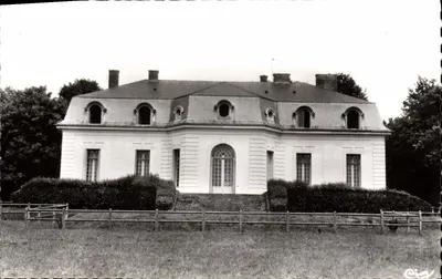 Buzancy (Ardennes) — O Castelo — Combier Imp. MacON (S. e L.) "GIM"