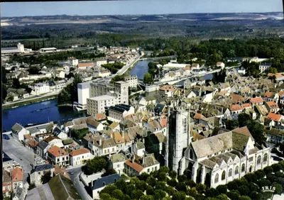 Nogent-sur-Seine (Aube) — Vista aérea — Éditions 'La Circone'