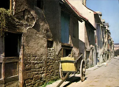 Marcillac-Vallon (Aveyron) — Rue droite — Edições Modernas Théolèges