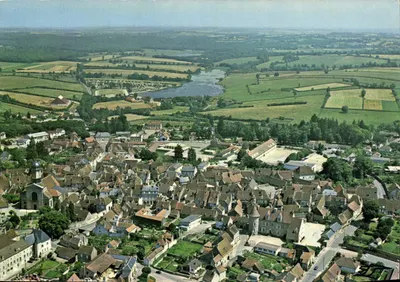 Arnay-le-Duc (Côte d'Or) — Vista geral aérea — S.A.D. Lyon, n° C.4