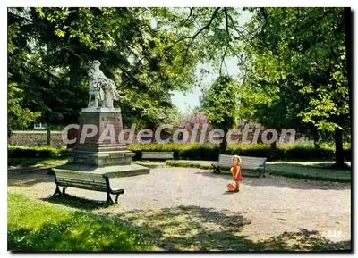 Boussac (Creuse) — O square Pierre Leroux (1797-1871) — IRIS MEXICHROME