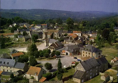 Royère-de-Vassivière — vista panorâmica do vilarejo — Edições Larrieu, n° 230673