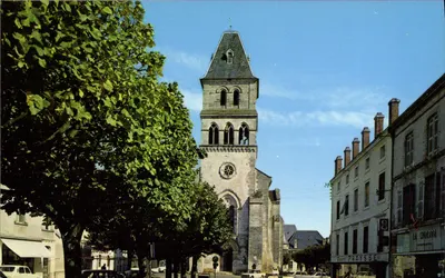 Thiviers (Dordogne) — Praça e a igreja — Éditions Théodac, Limoges