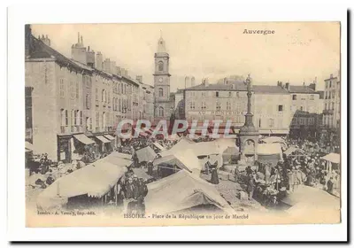 Issoire - Place de la République un jour de marché — A. Vassaly, imp.-édit.