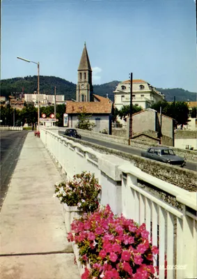 A Grande Combe (Gard) — A entrada do ponte e a igreja Santa Cecília de Andorge — Edições LA CIGOGNE