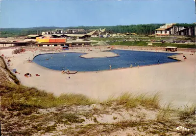Seignosse - Le Penon (Landes) — A piscina e o centro comercial — Cimcrome