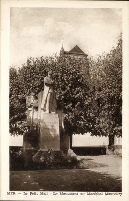 Mar — Le Petit Mail — O Monumento ao Mariscal Maunoury