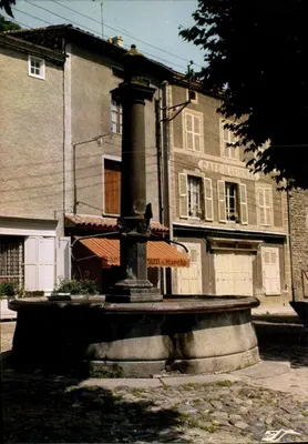 Blesle (Haute-Loire) — A fonte (1851) — Série da Sociedade de Amigos e Diffusão de Vichy
