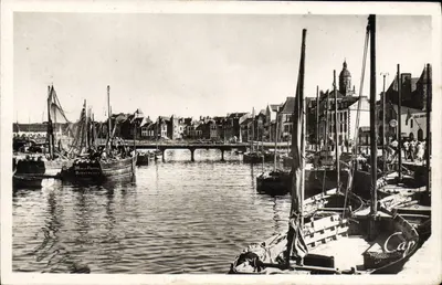 O Porto com maré alta e os cais — Le Croisic — REAL-PHOTO C.A.P. - PARIS