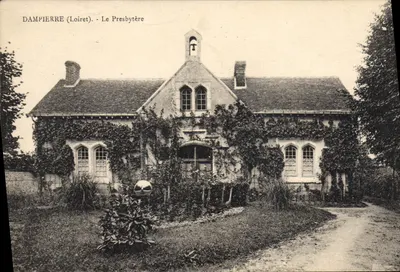 Dampierre (Loiret) - O Presbitério